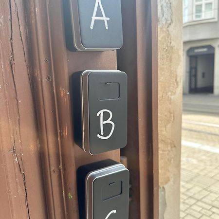 C Private Room In City Center In Bratislava Eksteriør bilde