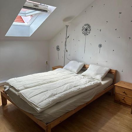 C Private Room In City Center In Bratislava Eksteriør bilde