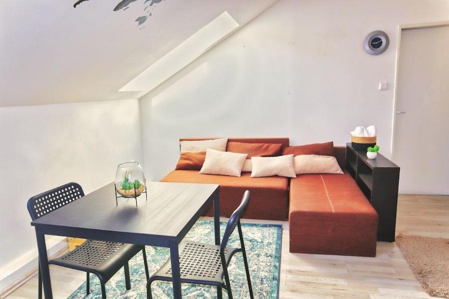 C Private Room In City Center In Bratislava Eksteriør bilde